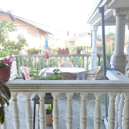 Prenociste Orhideja Inn