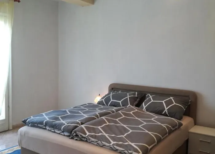 Prenociste Orhideja Odžak